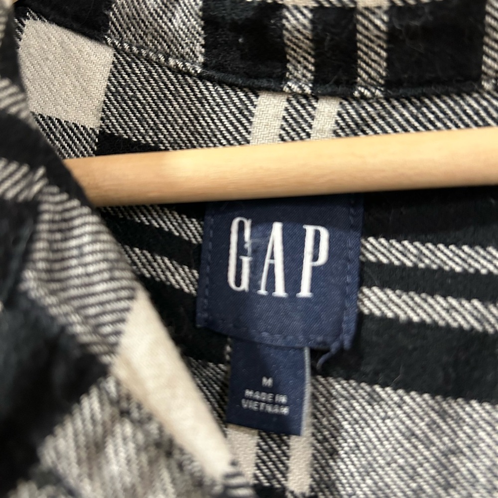 GAP Monochrome Plaid Shirt - Picture 3 of 3